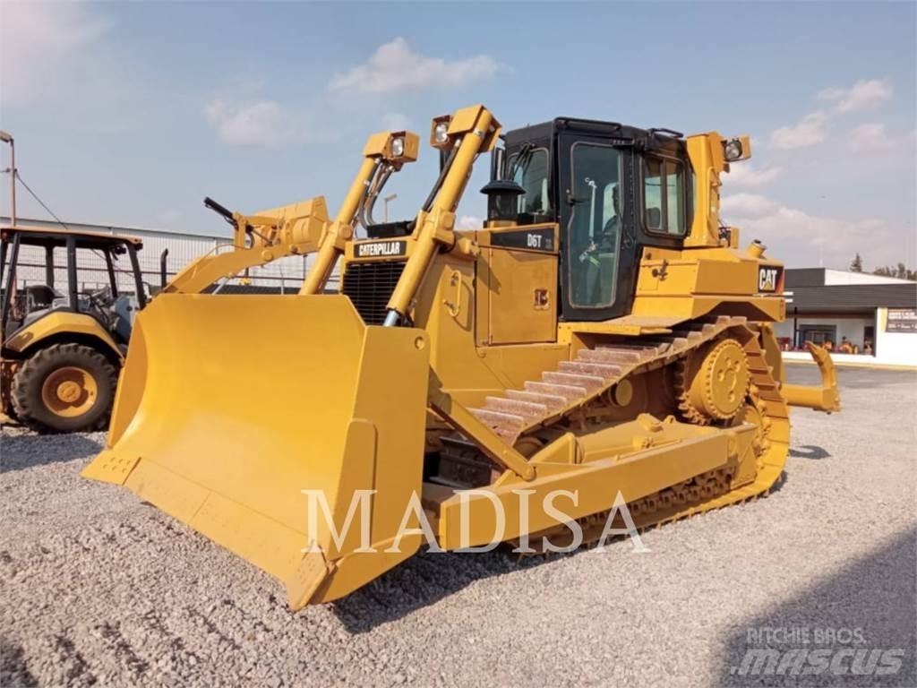 CAT D6T XL Buldozer sobre oruga