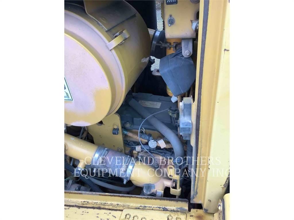 CAT D6T XW Buldozer sobre oruga