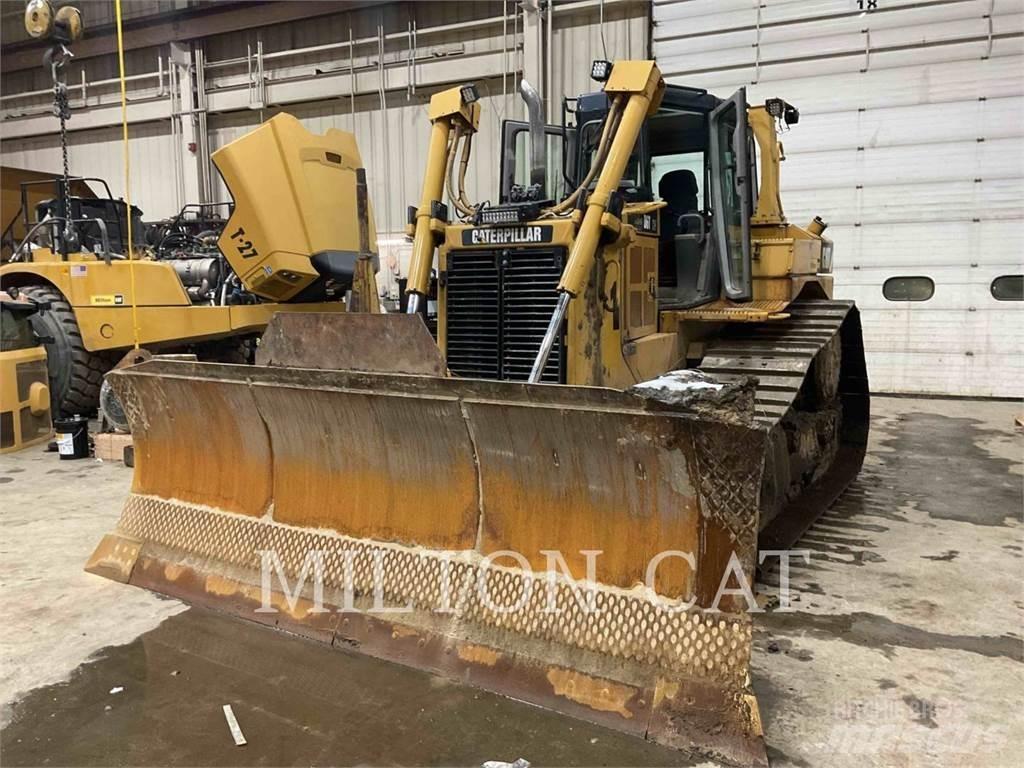CAT D6T XW Buldozer sobre oruga