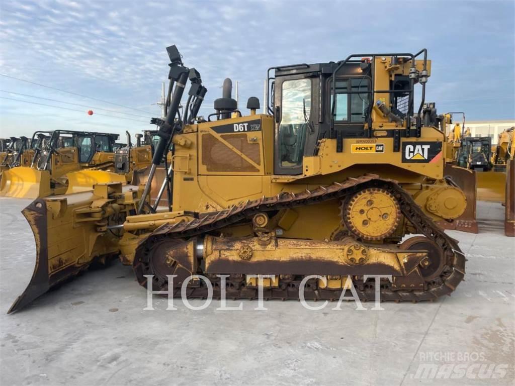 CAT D6T XWVPWI Buldozer sobre oruga
