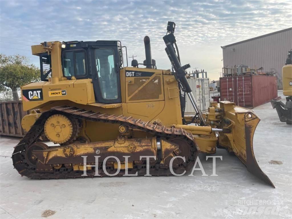 CAT D6T XWVPWI Buldozer sobre oruga