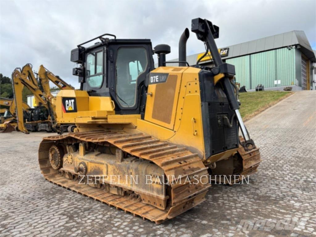CAT D7E Buldozer sobre oruga