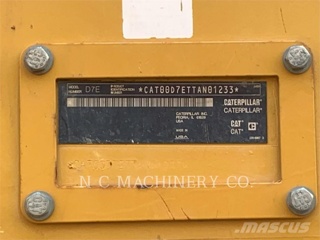 CAT D7E Buldozer sobre oruga