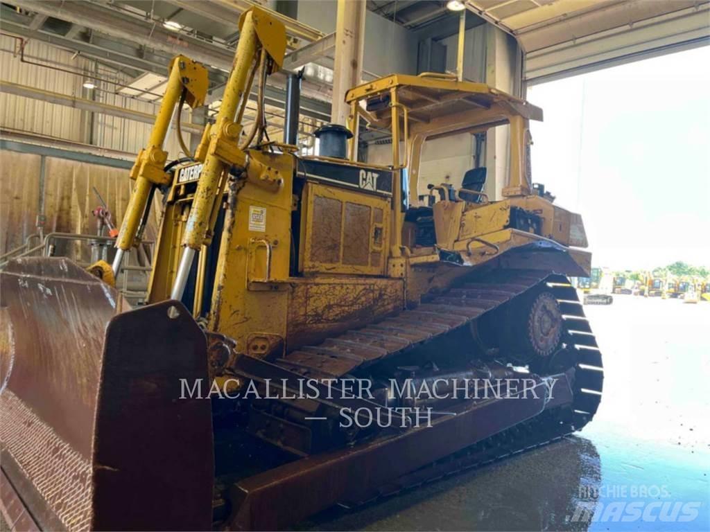 CAT D7R Buldozer sobre oruga