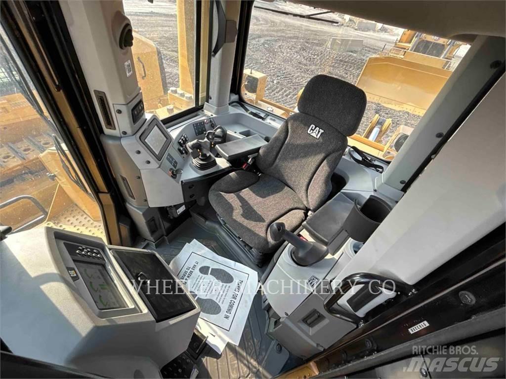 CAT D8 SU Buldozer sobre oruga