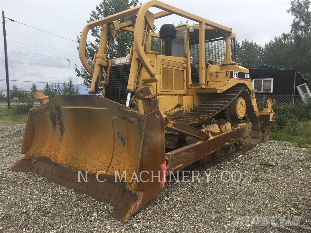 CAT D8N Buldozer sobre oruga