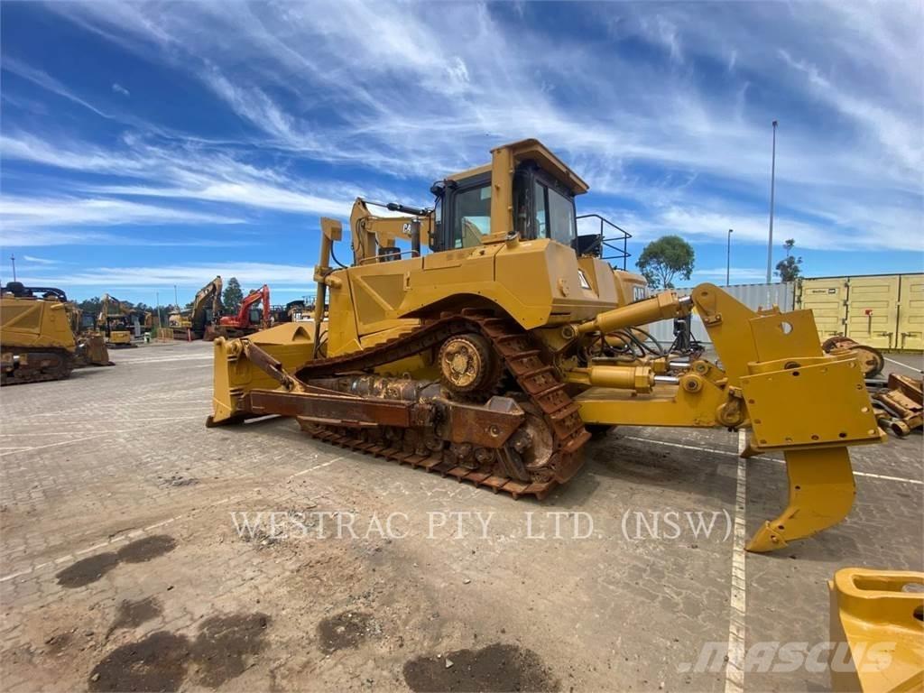 CAT D8T Buldozer sobre oruga