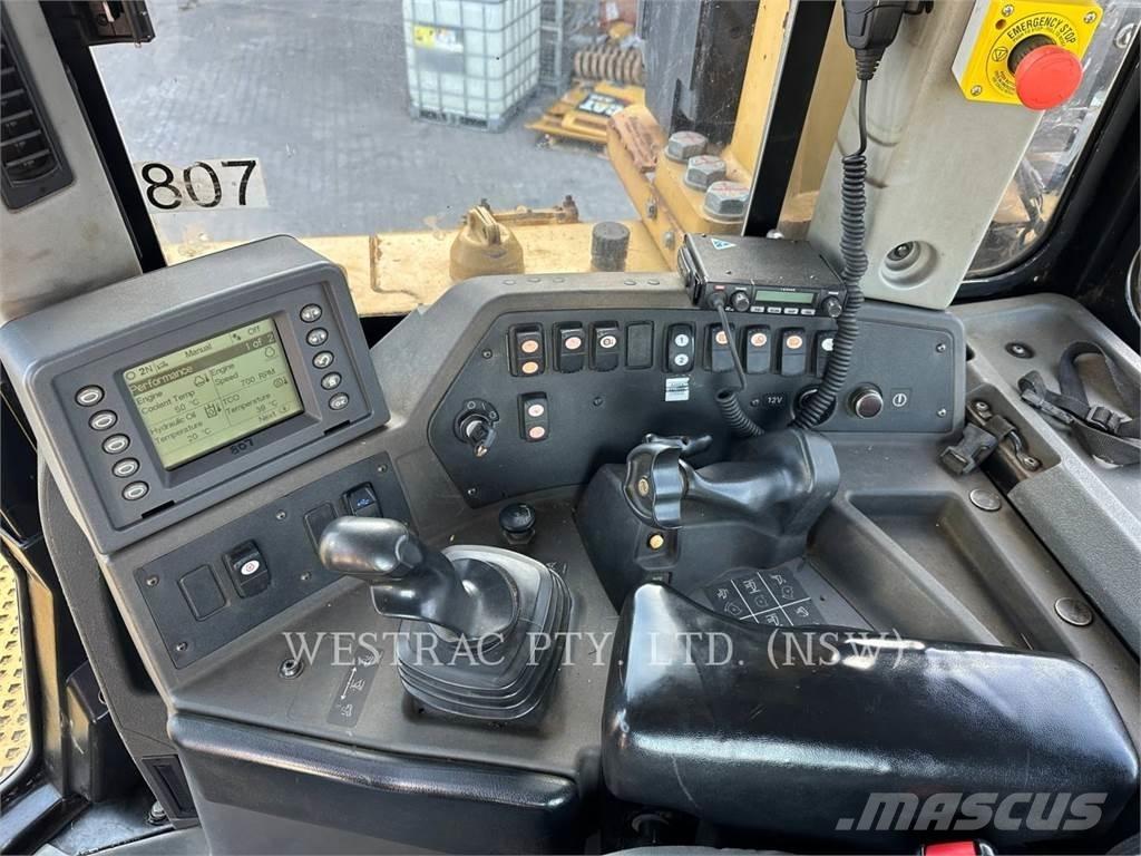 CAT D8T Buldozer sobre oruga