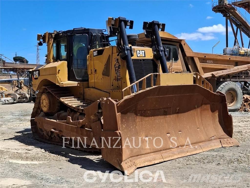 CAT D8T Buldozer sobre oruga