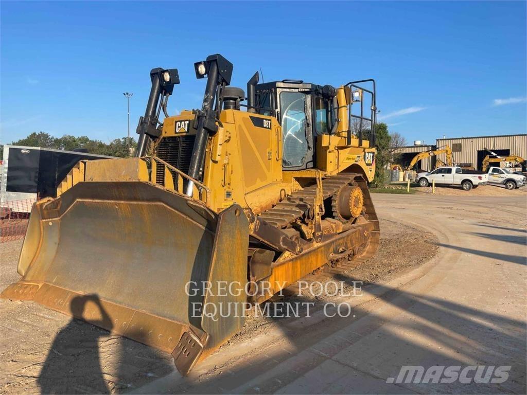 CAT D8T Buldozer sobre oruga