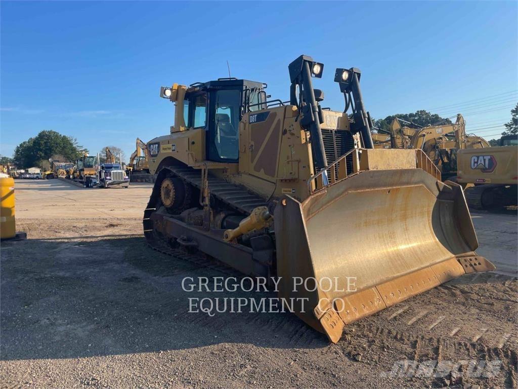 CAT D8T Buldozer sobre oruga