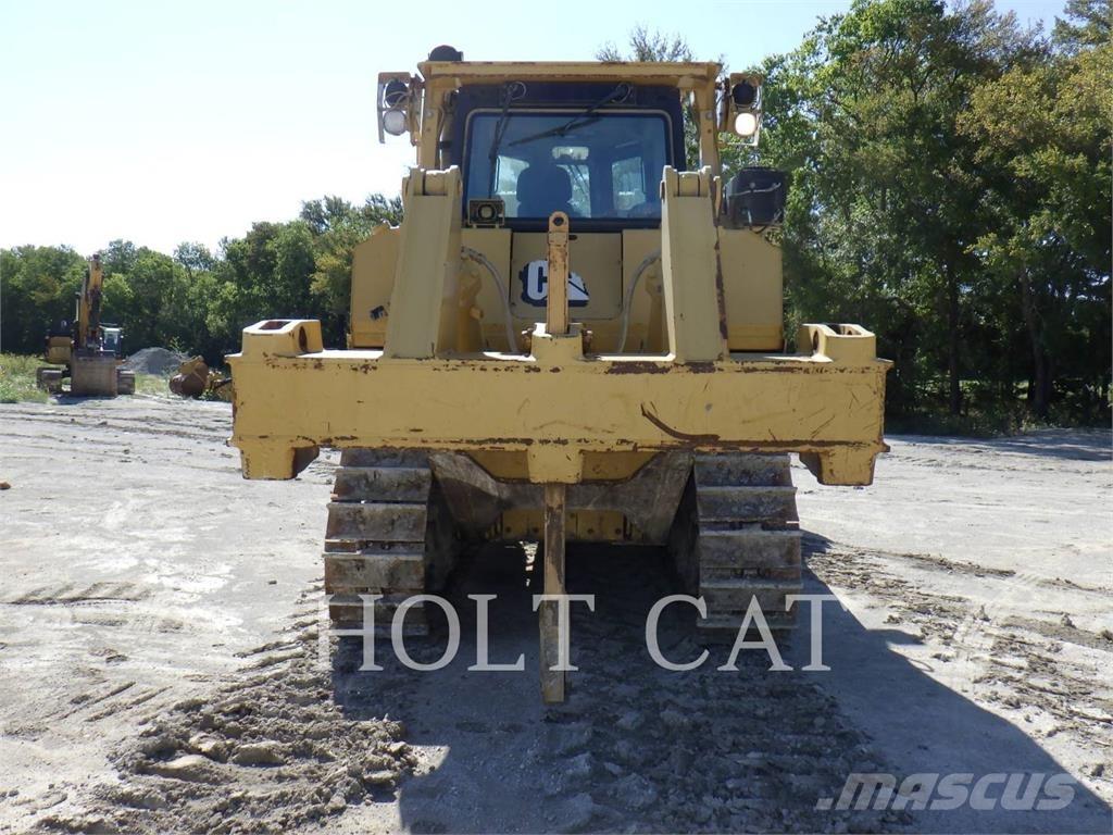 CAT D8T Buldozer sobre oruga