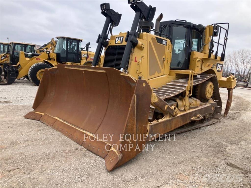 CAT D8T Buldozer sobre oruga