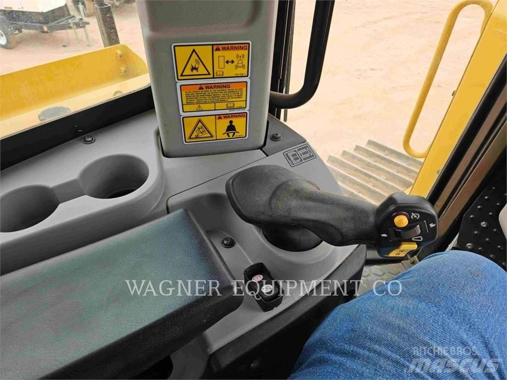 CAT D8T AW Buldozer sobre oruga