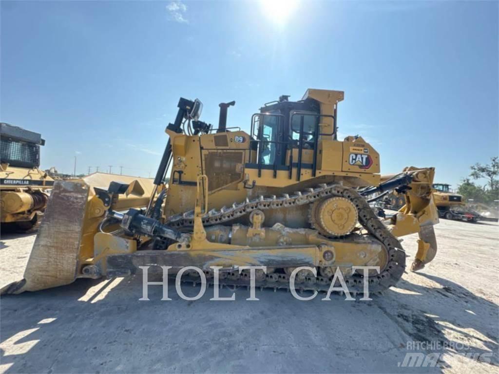 CAT D9 Buldozer sobre oruga