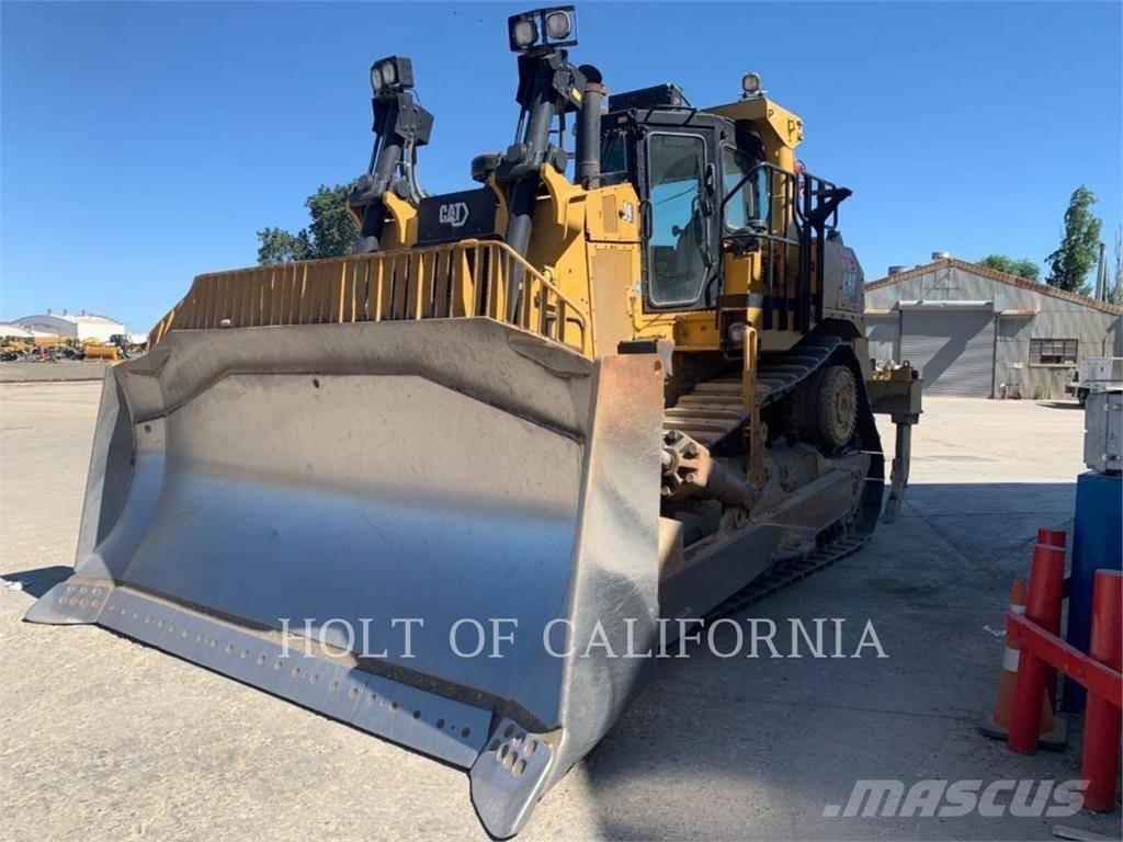 CAT D9 Buldozer sobre oruga