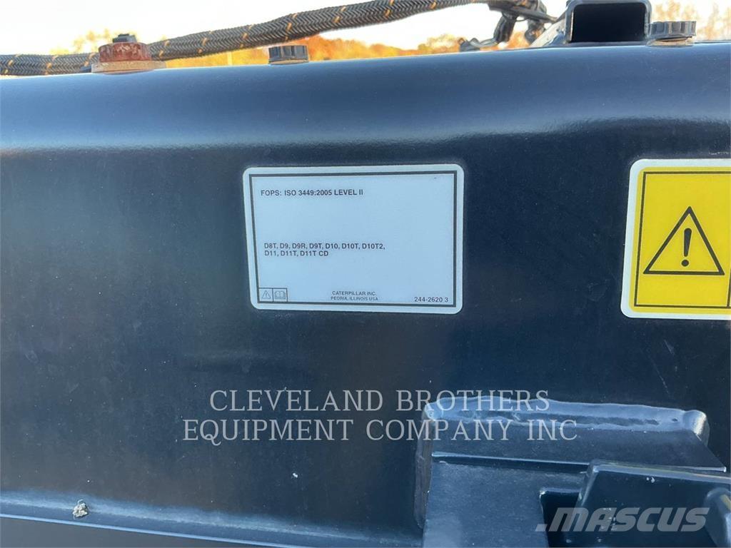 CAT D9 Buldozer sobre oruga