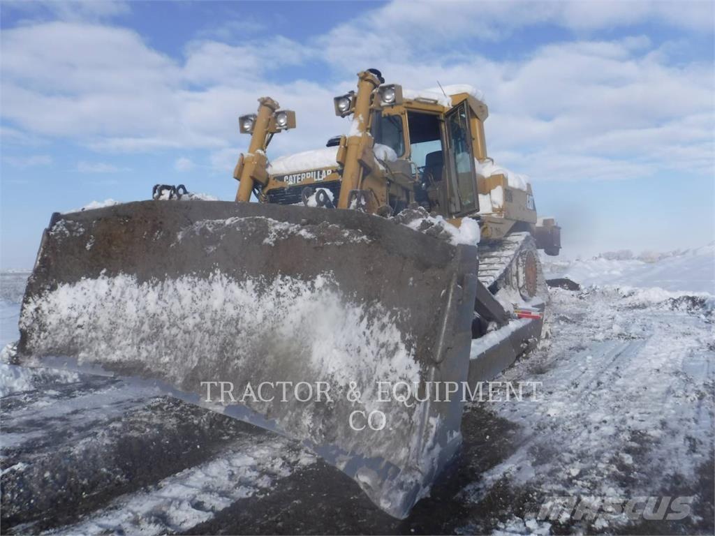 CAT D9N Buldozer sobre oruga