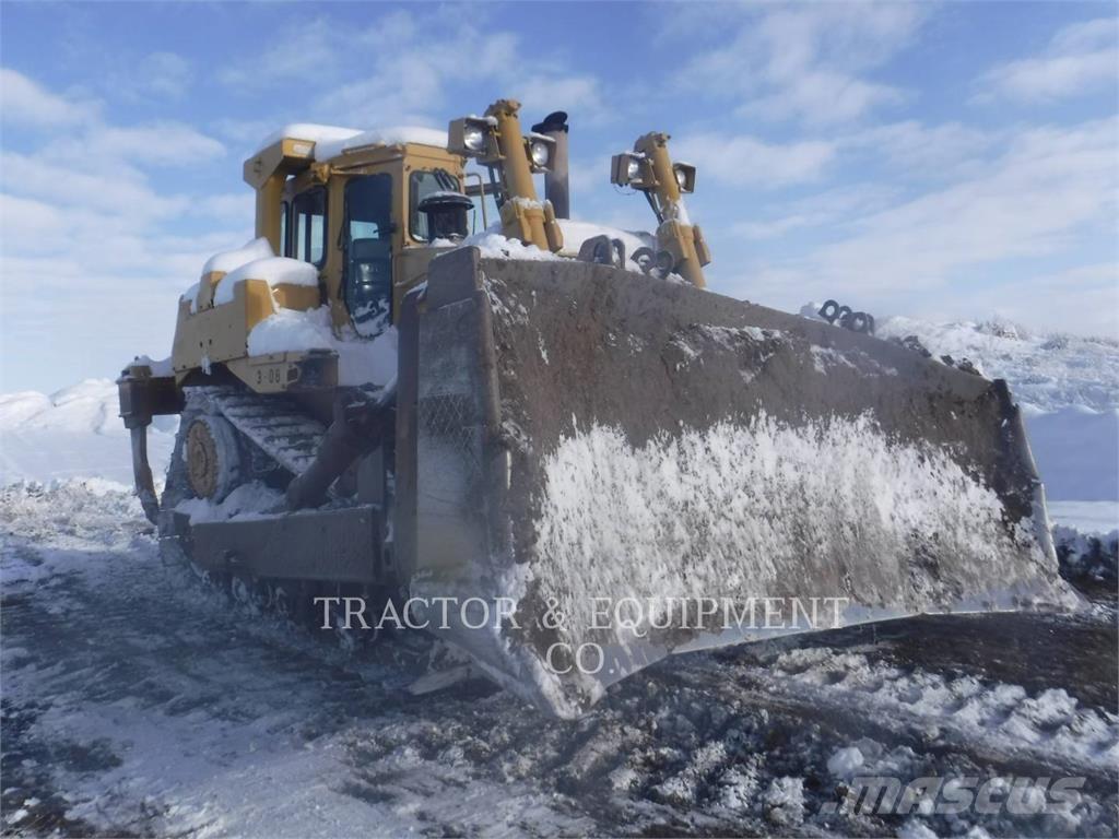 CAT D9N Buldozer sobre oruga