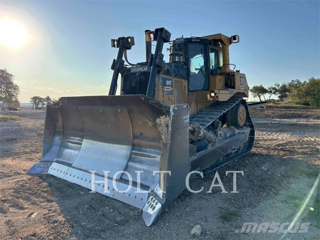 CAT D9T Buldozer sobre oruga