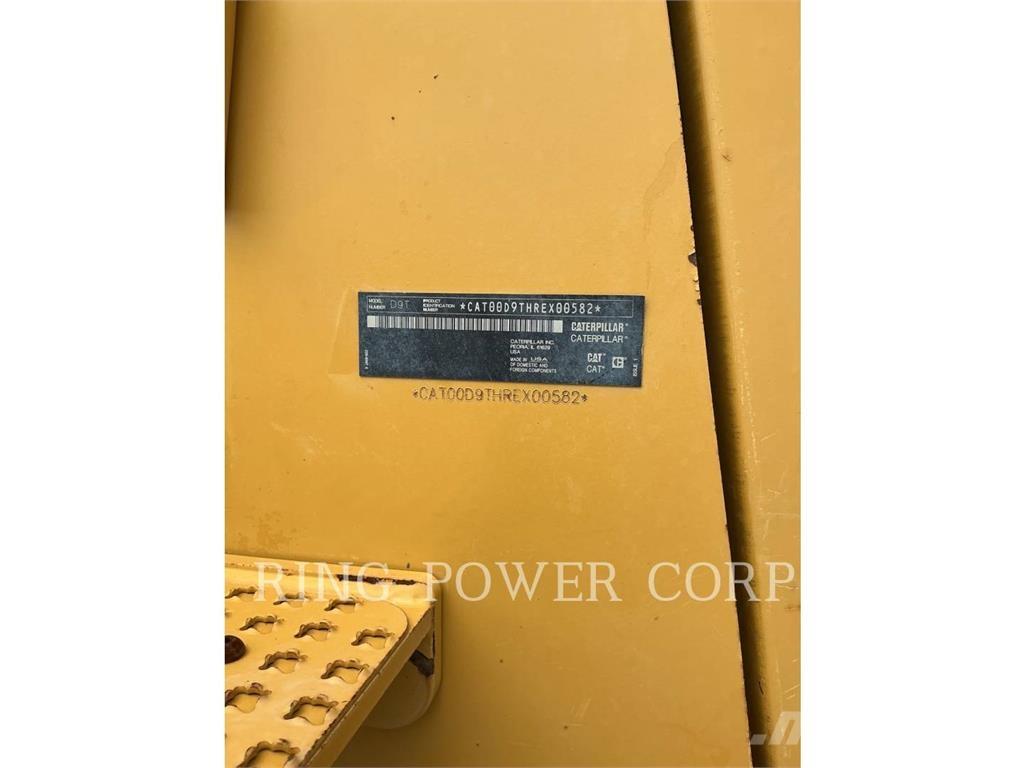 CAT D9T Buldozer sobre oruga