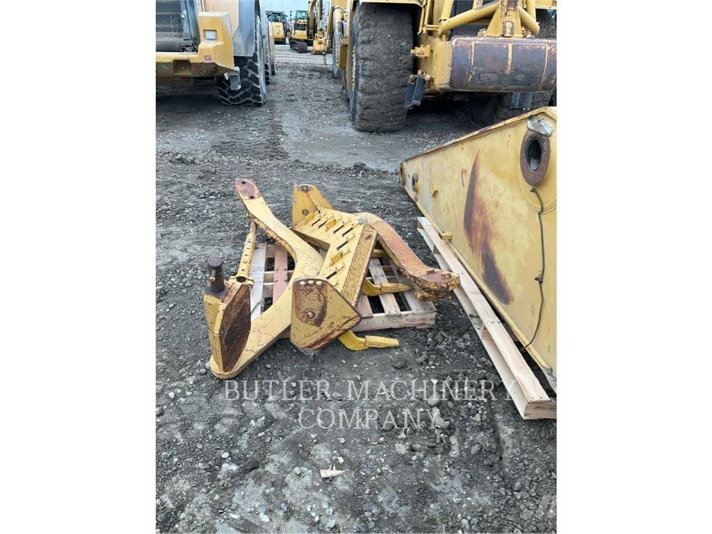 CAT FRONT SCARIFIER Escarificadoras