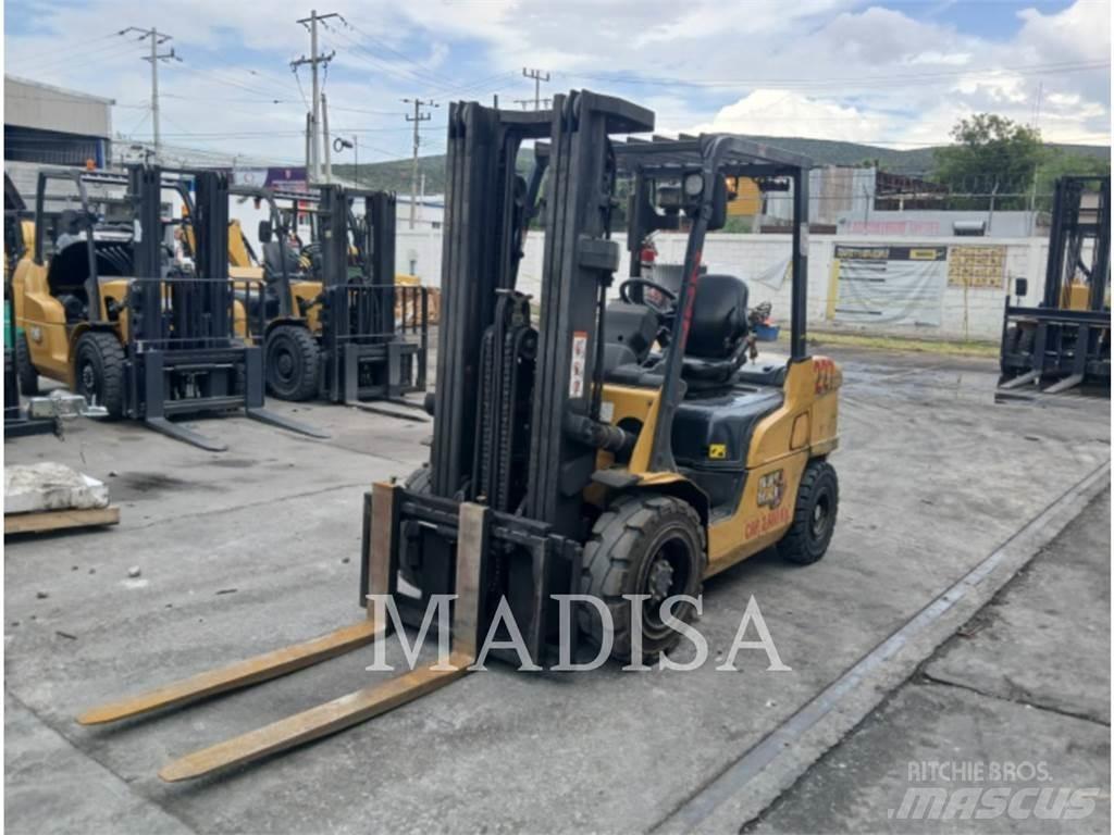 CAT LIFT TRUCKS DP30NM Carretillas diesel