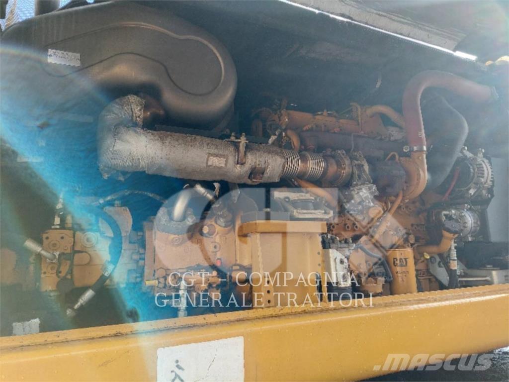 CAT MH 3024 Excavadoras de ruedas
