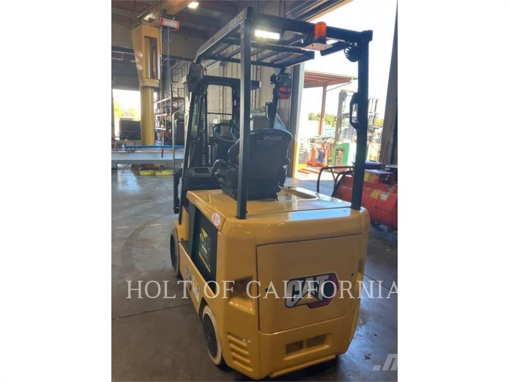 CAT MITSUBISHI EC30N3 Carretillas de horquilla eléctrica