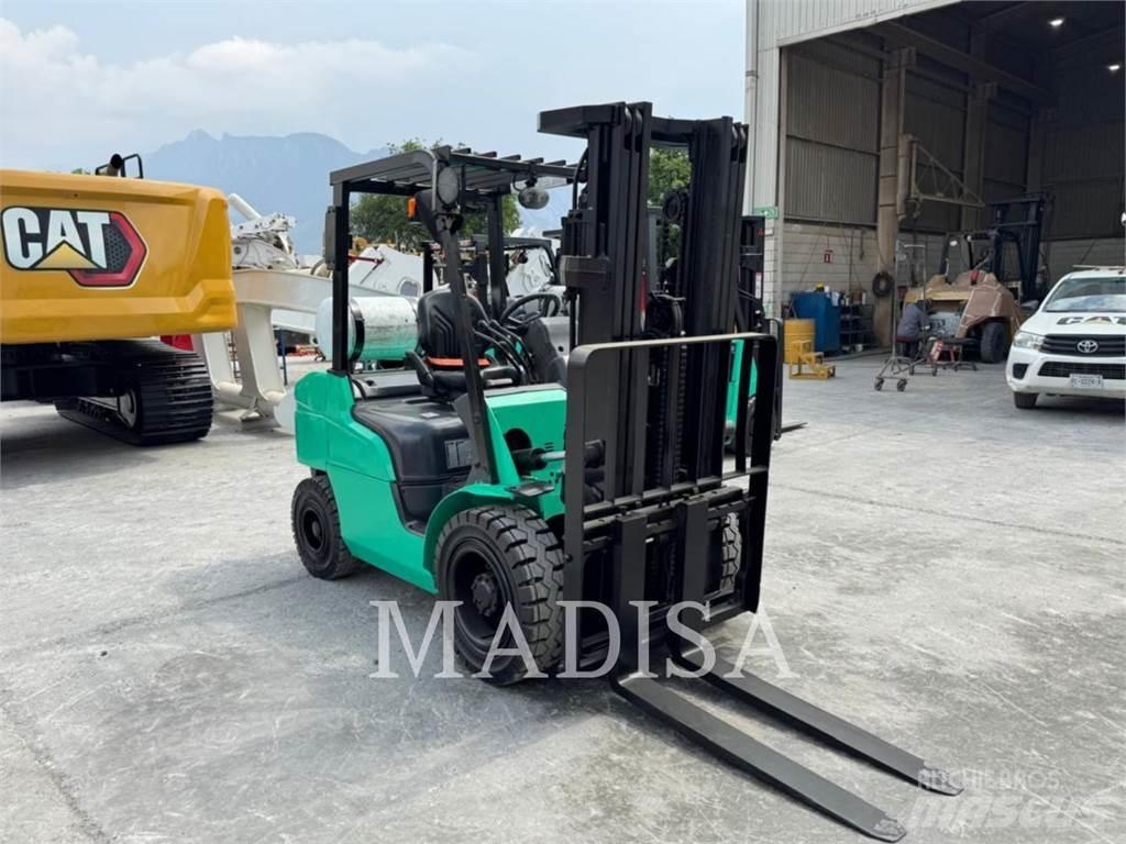 CAT MITSUBISHI FG30N-LP Otras carretillas elevadoras