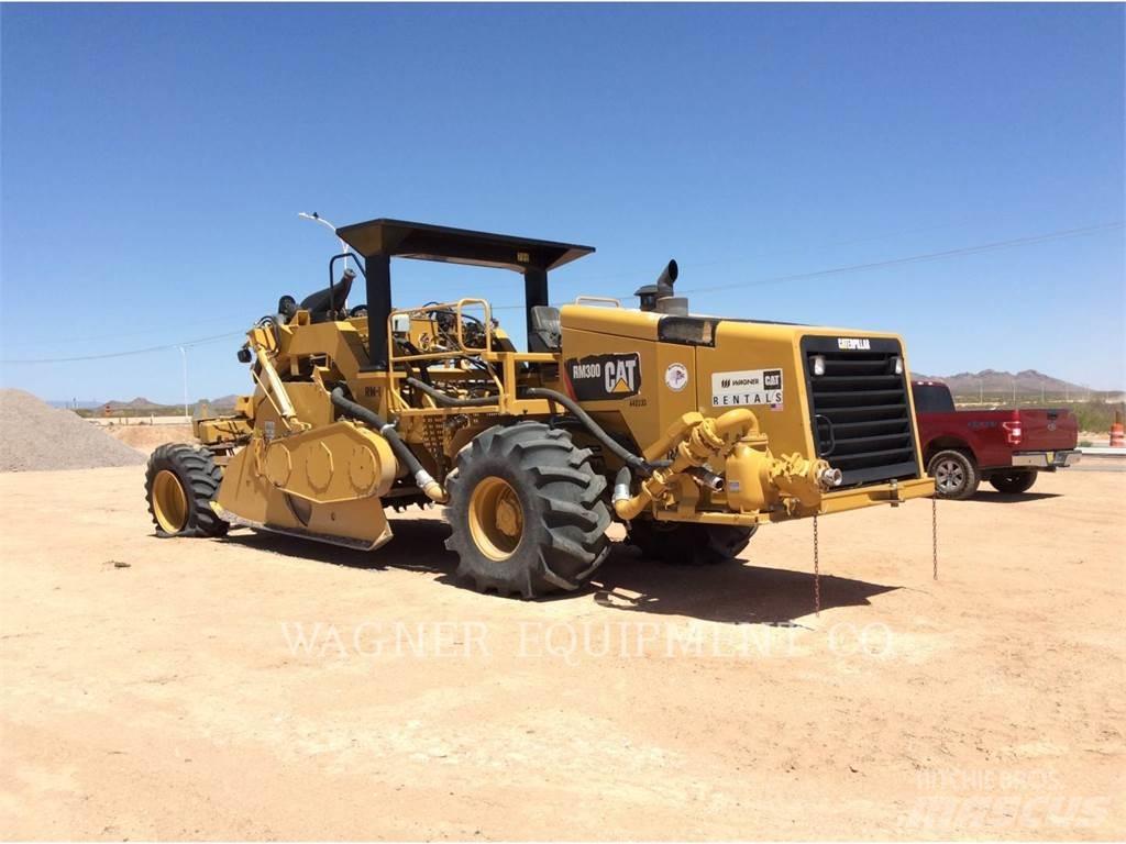 CAT RM-300 Equipos para la estabilización de suelos y reciclaje de asfalto