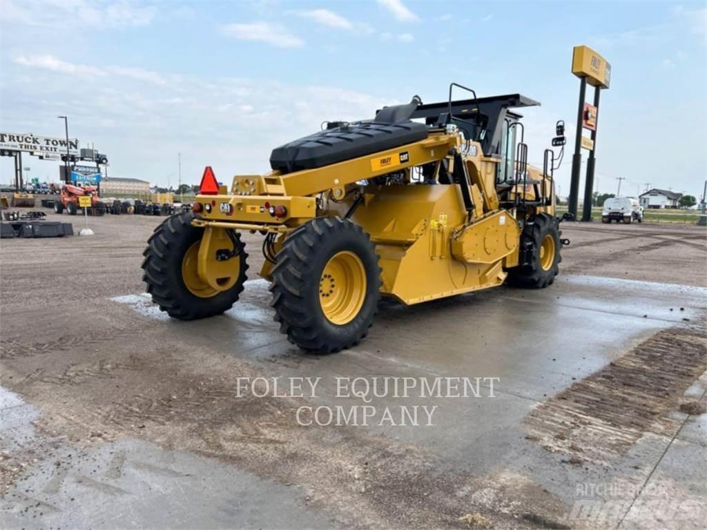 CAT RM400-01 Asfaltadoras