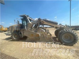 CAT RM400 CAB Equipos para la estabilización de suelos y reciclaje de asfalto
