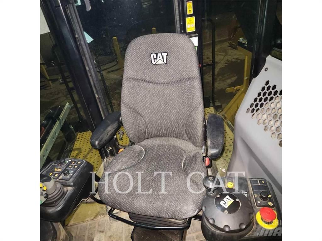 CAT RM400 CAB Equipos para la estabilización de suelos y reciclaje de asfalto