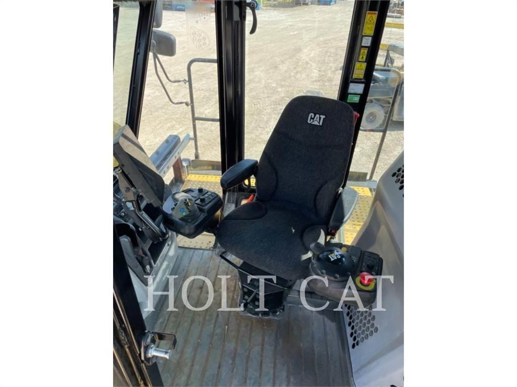 CAT RM400 CAB Equipos para la estabilización de suelos y reciclaje de asfalto