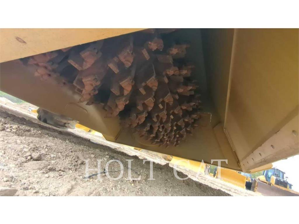 CAT RM400 CAB Equipos para la estabilización de suelos y reciclaje de asfalto