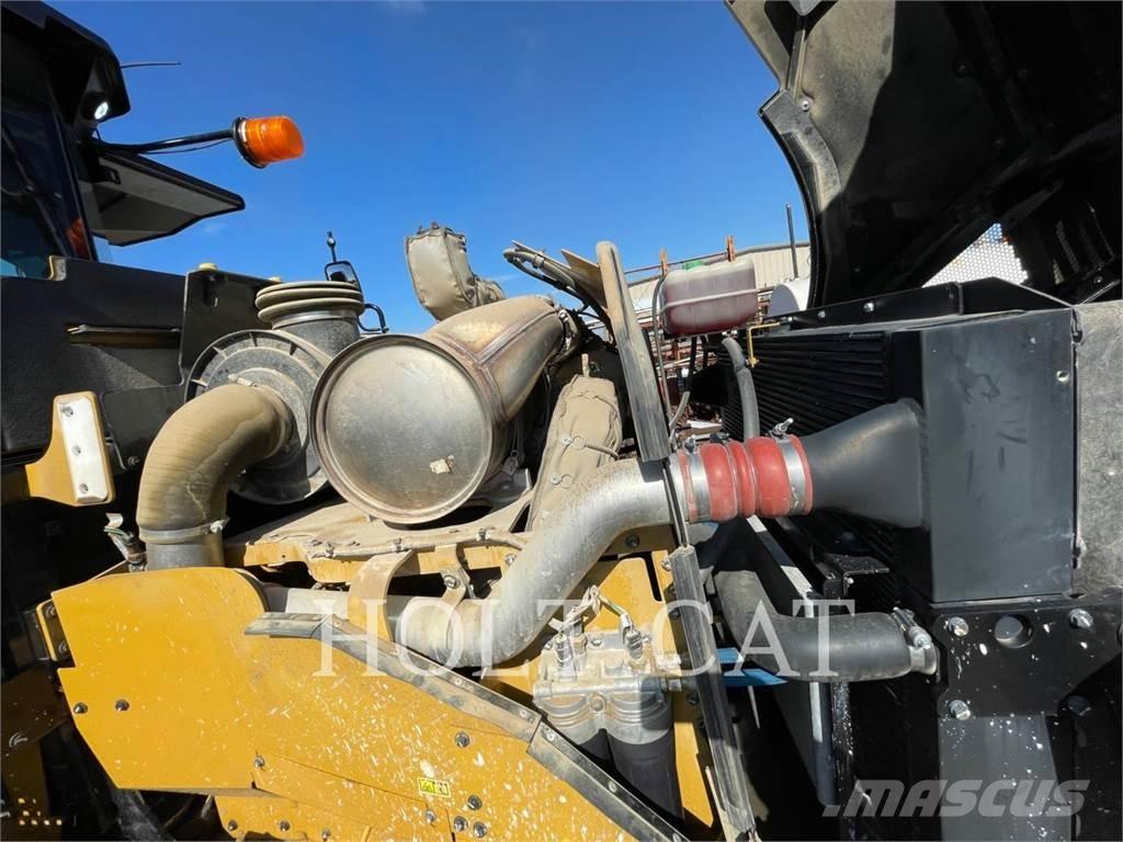 CAT RM400 CAB Equipos para la estabilización de suelos y reciclaje de asfalto