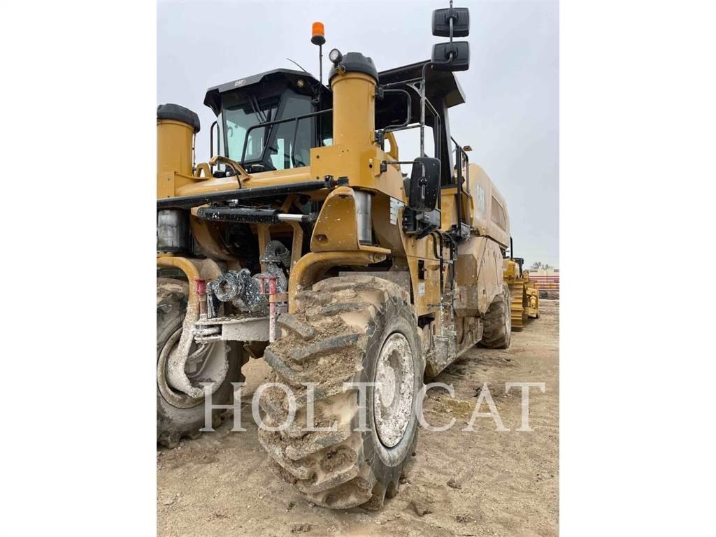 CAT RM600 CAB Equipos para la estabilización de suelos y reciclaje de asfalto