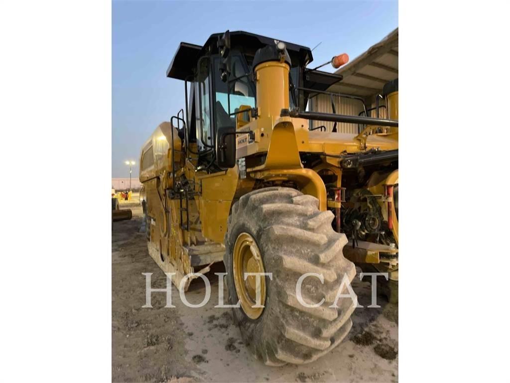 CAT RM800 CAB Equipos para la estabilización de suelos y reciclaje de asfalto