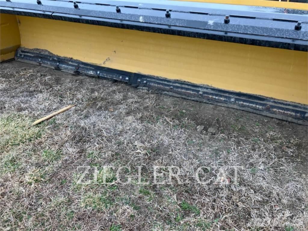 CAT STRAIT SNOW PUSHER Fresadoras quitanieves