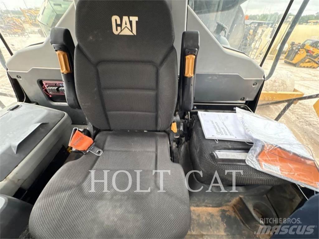 CAT W00 740GC Camiones cisterna
