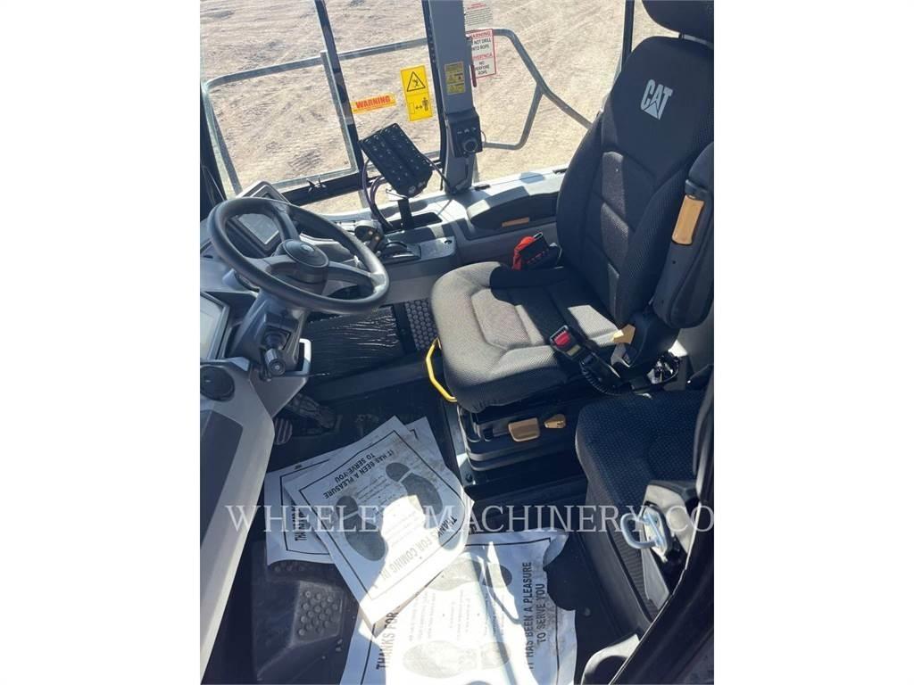 CAT WT 740 GC Camiones cisterna