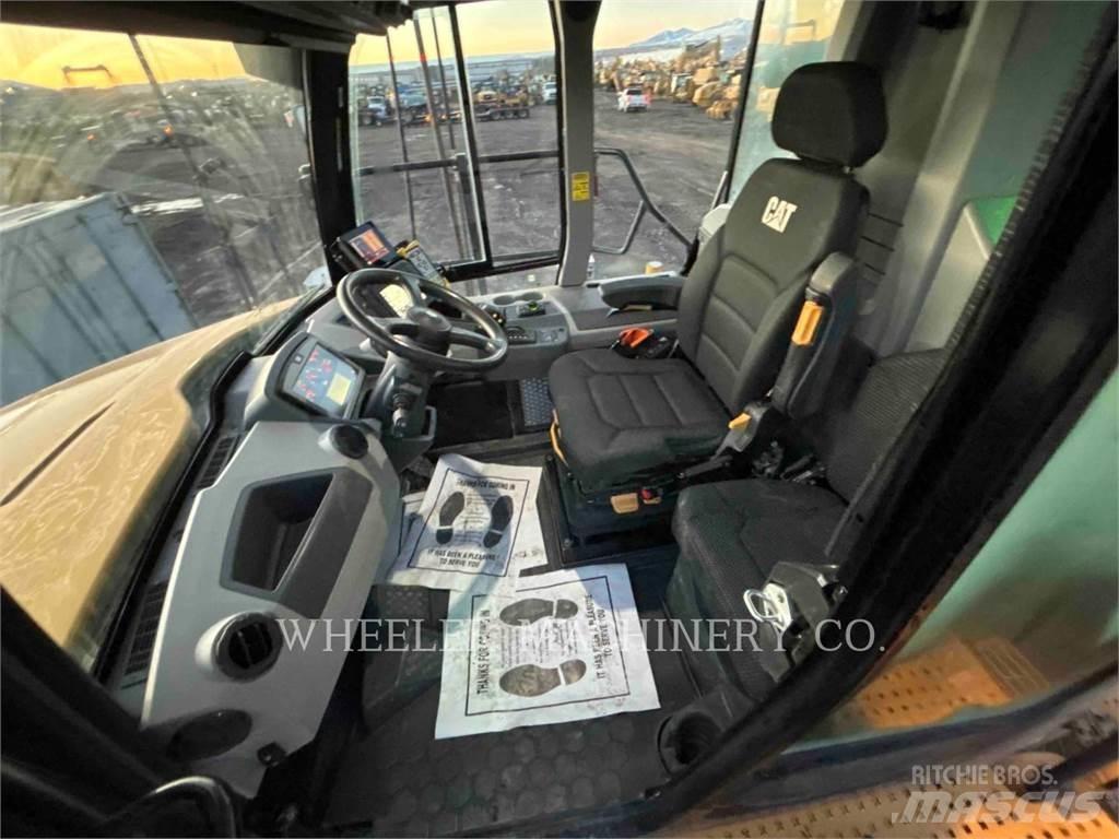 CAT WT 740 GC Camiones cisterna