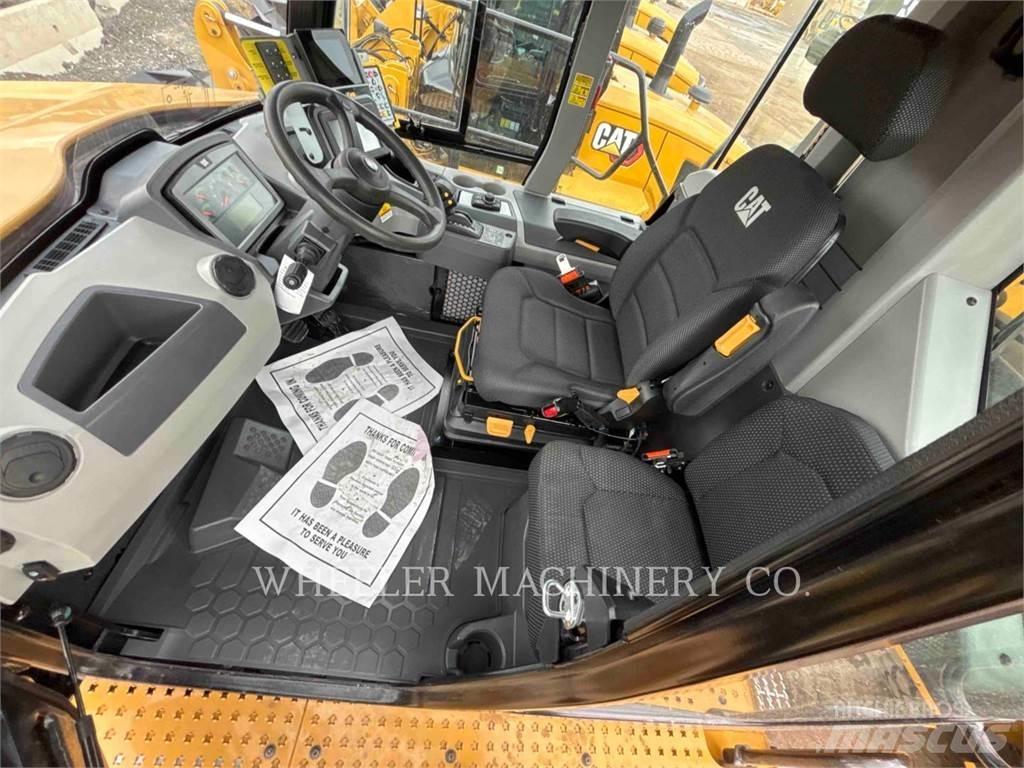 CAT WT 740 GC Camiones cisterna