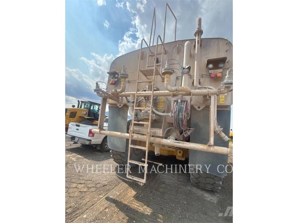 CAT WT 740 GC Camiones cisterna