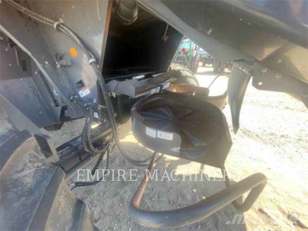 Claas LEXION 740 Otros equipos usados para la recolección de forraje