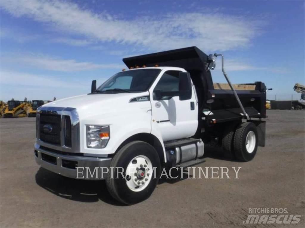 Ford / New Holland F750 Camiones cisterna