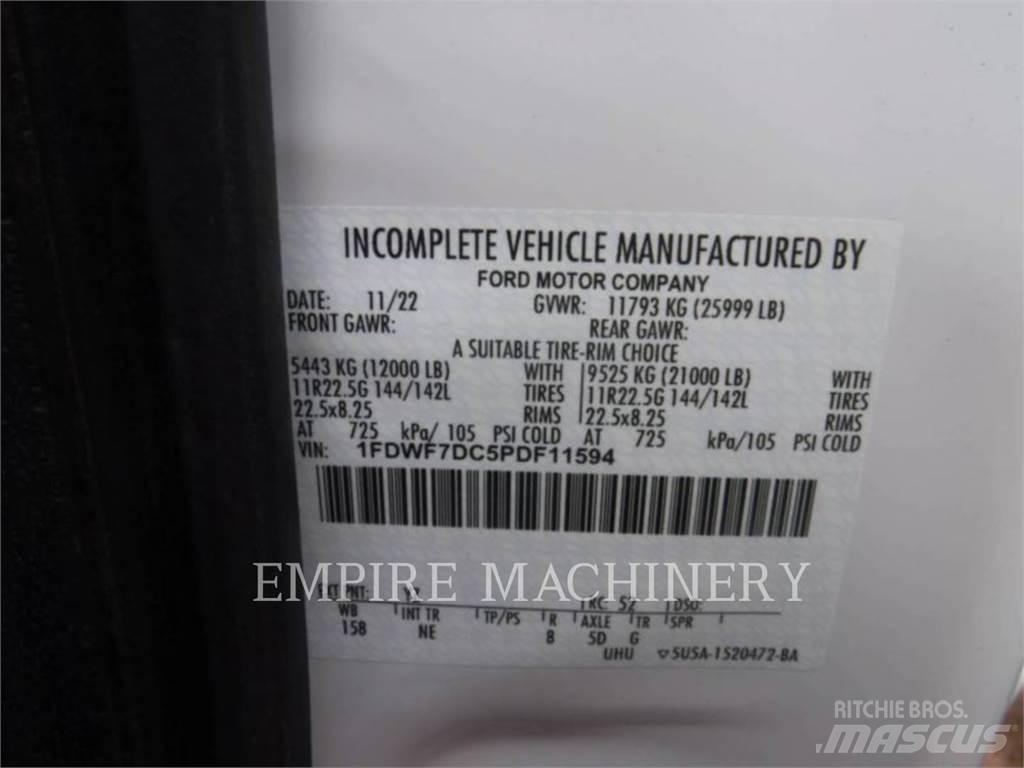 Ford / New Holland F750 Camiones cisterna