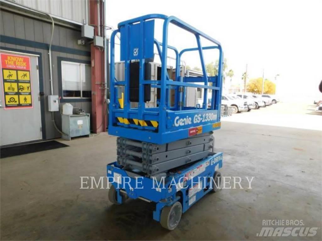 Genie GS1330 Plataforma de trabajo articulada