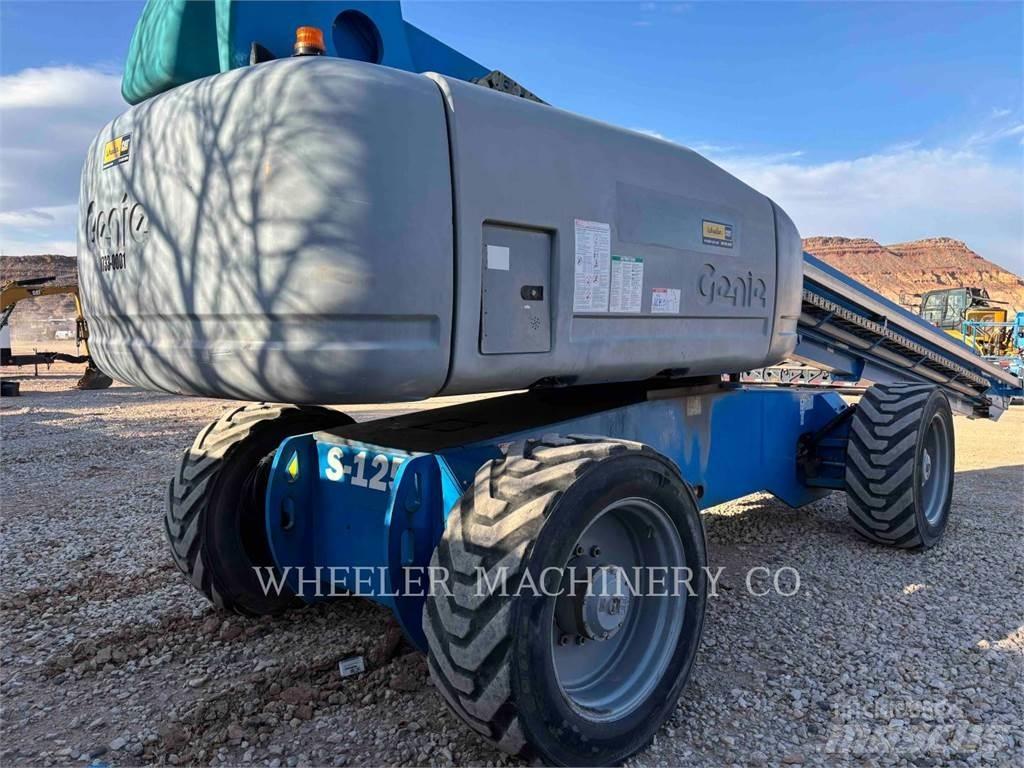 Genie S-125 Plataforma de trabajo articulada